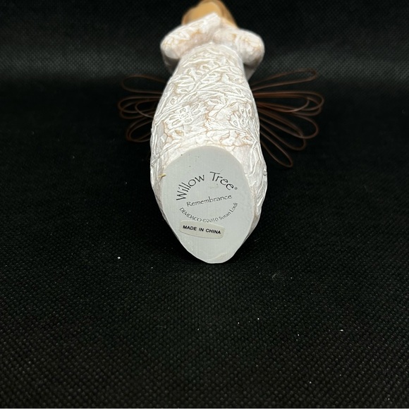 New in box Retired Willow Tree Remembrance figurine - Picture 3 of 3